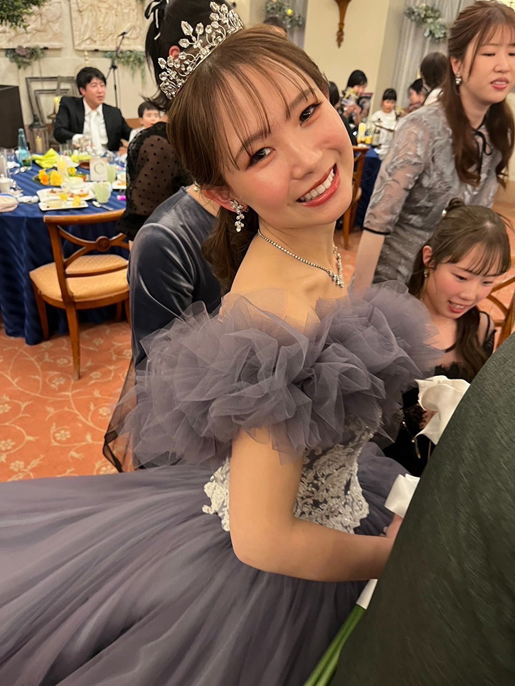 結婚式場無料紹介はなといろのフォトウエディングと会食の記念写真