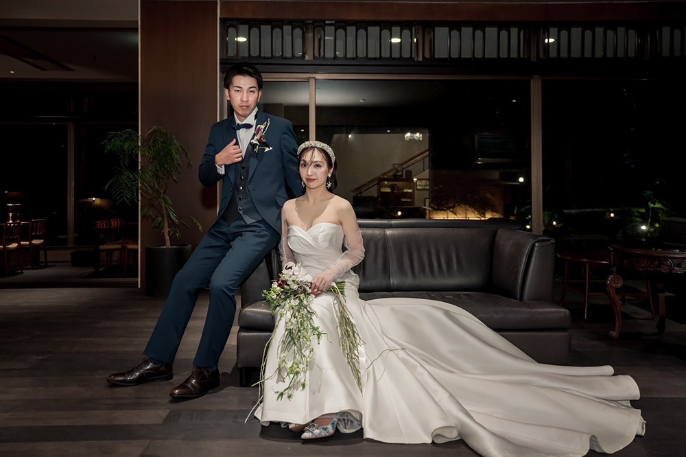 結婚式場無料紹介はなといろのフォトウエディングと会食の記念写真