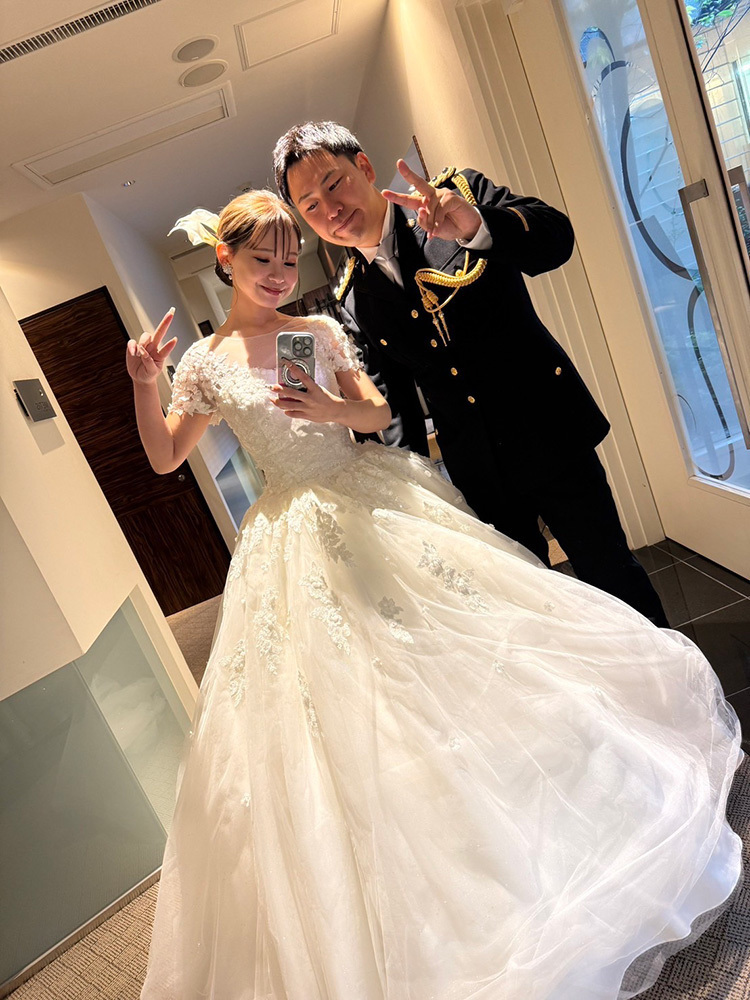 結婚式場無料紹介はなといろのフォトウエディングと会食の記念写真